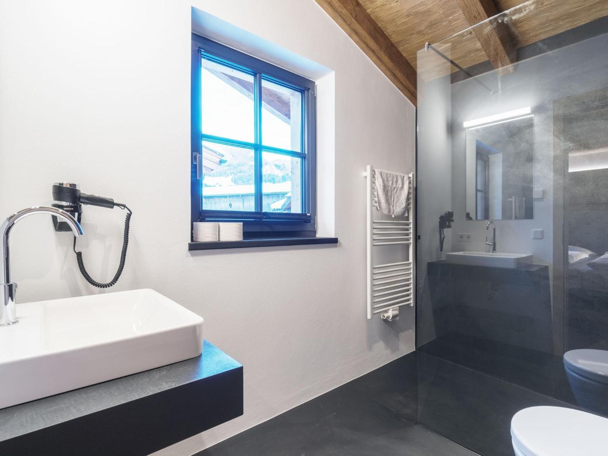 Luxurious Holiday Home In Piesendorf With Sauna エクステリア 写真