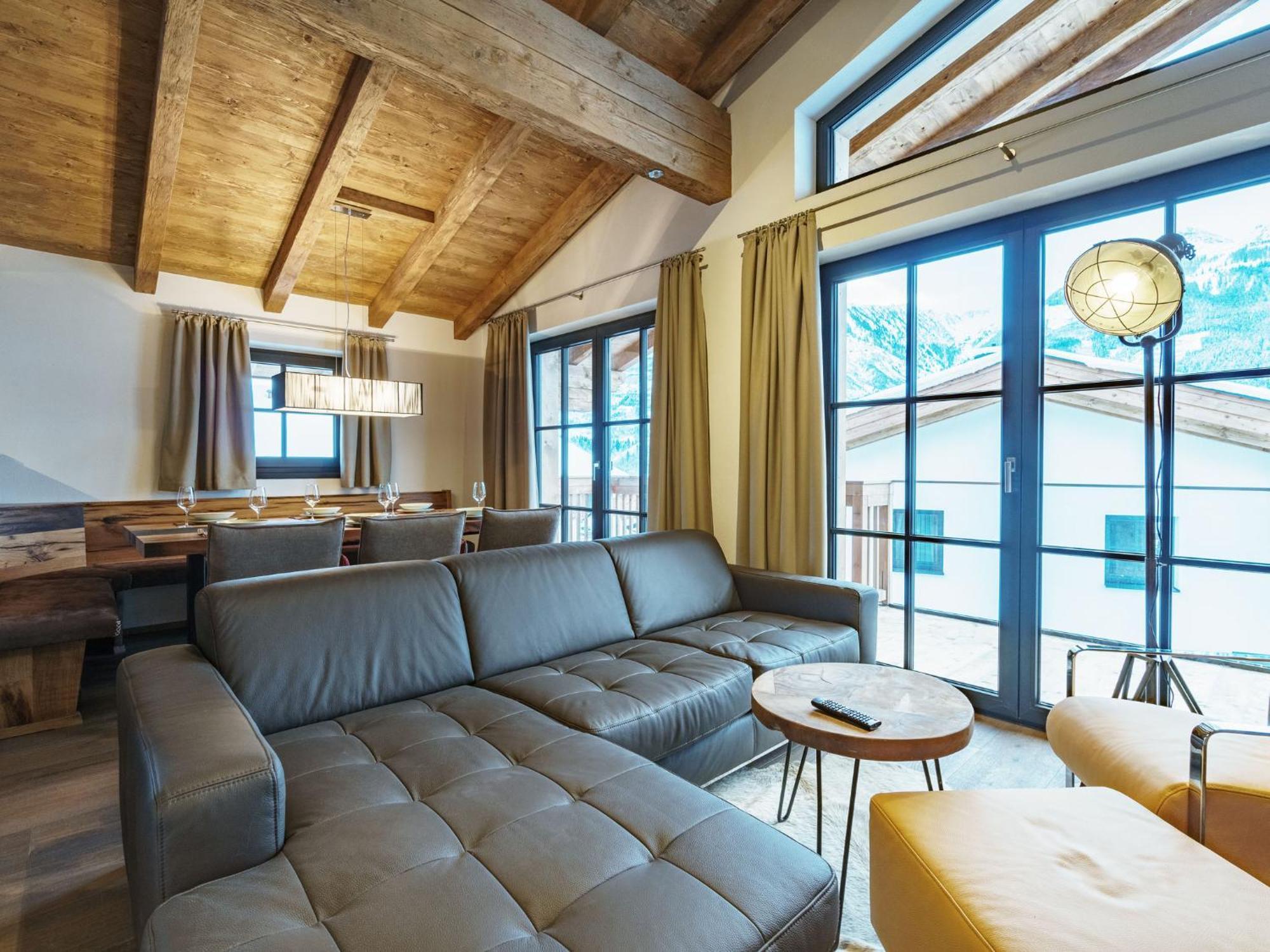 Luxurious Holiday Home In Piesendorf With Sauna エクステリア 写真
